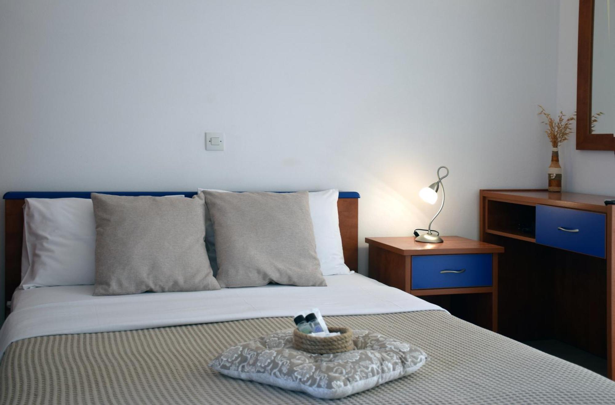 Lappas Rooms Rovies Buitenkant foto