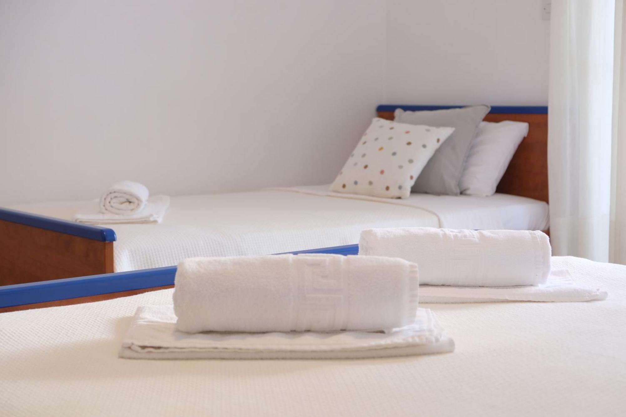 Lappas Rooms Rovies Buitenkant foto