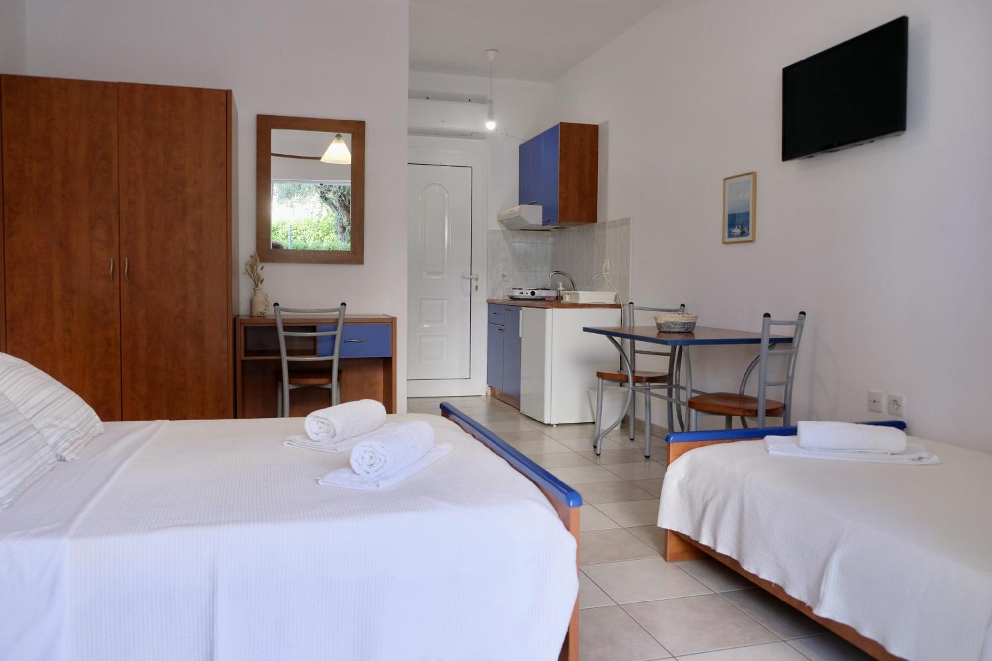 Lappas Rooms Rovies Buitenkant foto