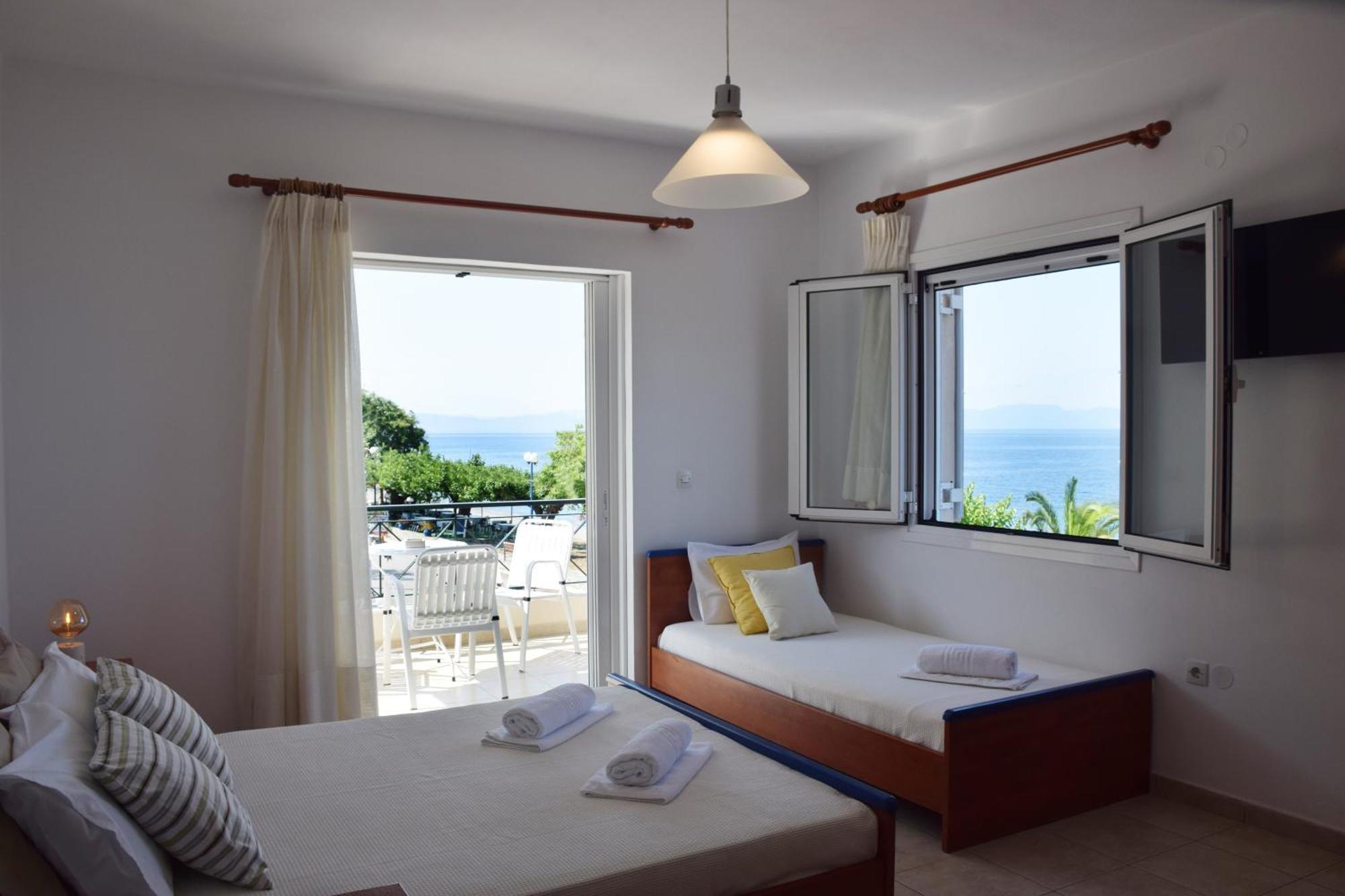 Lappas Rooms Rovies Buitenkant foto