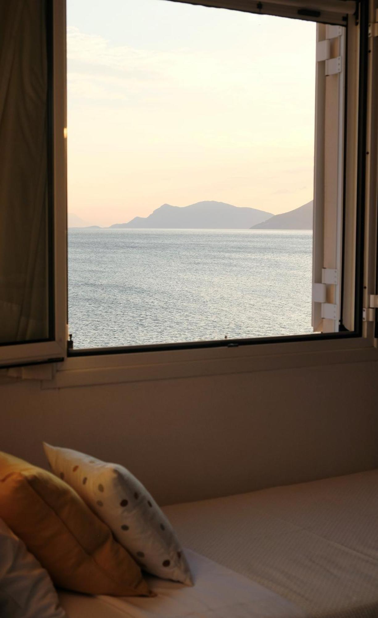 Lappas Rooms Rovies Buitenkant foto
