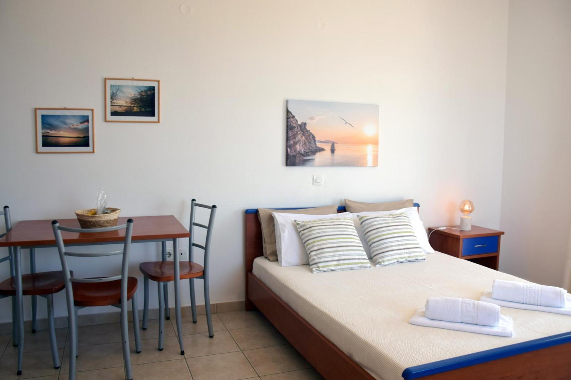 Lappas Rooms Rovies Buitenkant foto