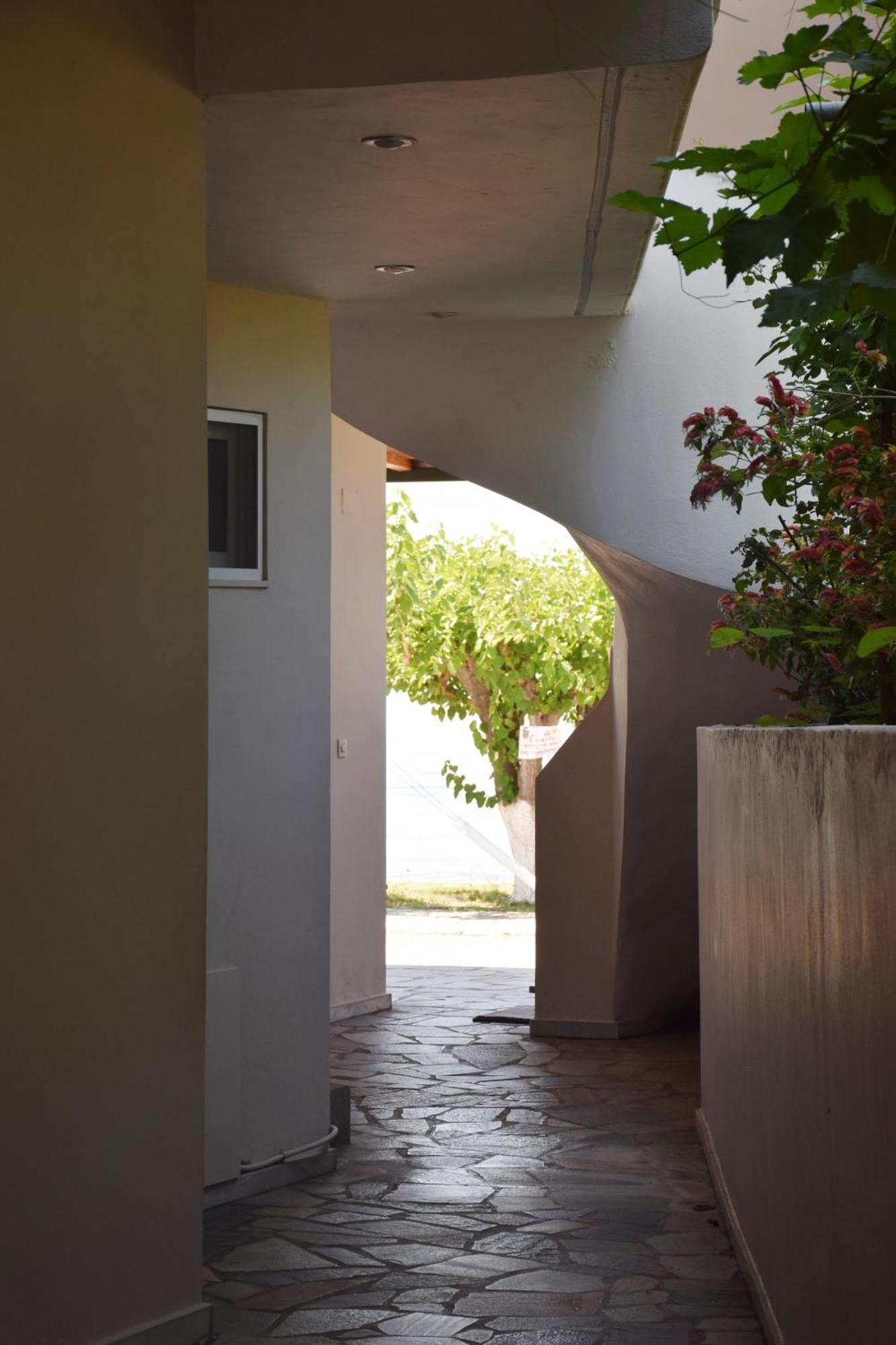 Lappas Rooms Rovies Buitenkant foto